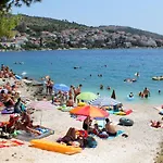 Family-friendly With Swimming Pool Mavarstica, Ciovo - 18642 아파트