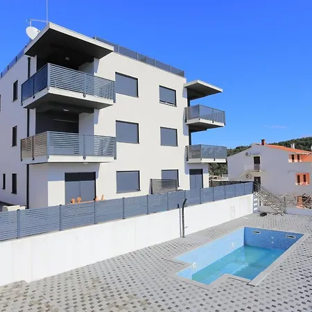 Family-friendly With Swimming Pool Mavarstica, Ciovo - 18642 아파트