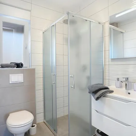 شقة Family-friendly With Swimming Pool Mavarstica, Ciovo - 18642 *