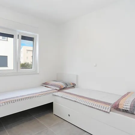 Family-friendly With Swimming Pool Mavarstica, Ciovo - 18642 شقة *